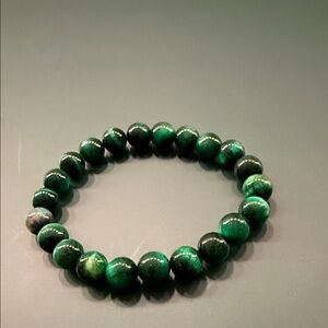 Elegant Green Beaded Bracelet